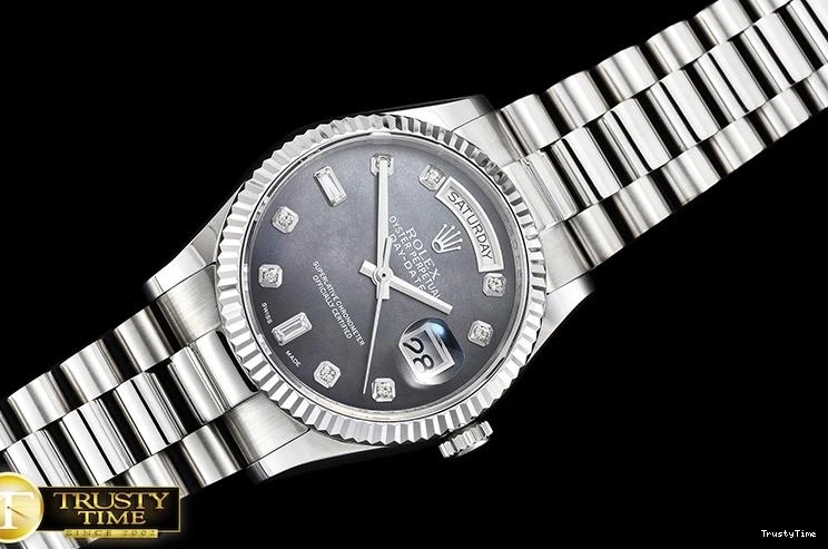 0524 RDD0214B – DayDate 36mm GoAnywhere 682
